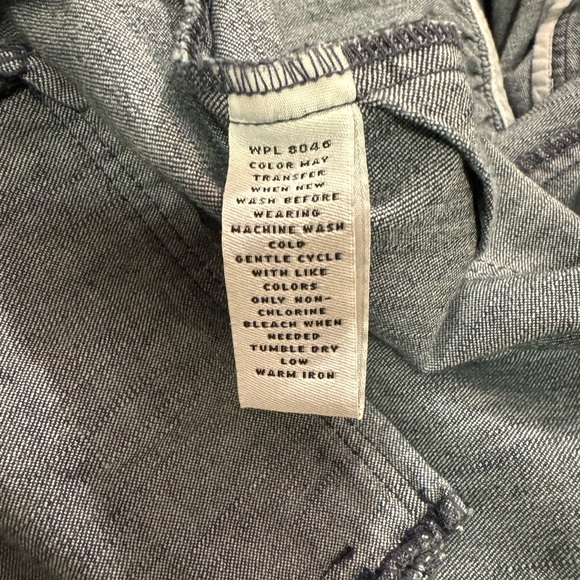 Style & Co Crop BlueJean Jacket with big buttons and has pockets, Size Medium - Picture 10 of 14